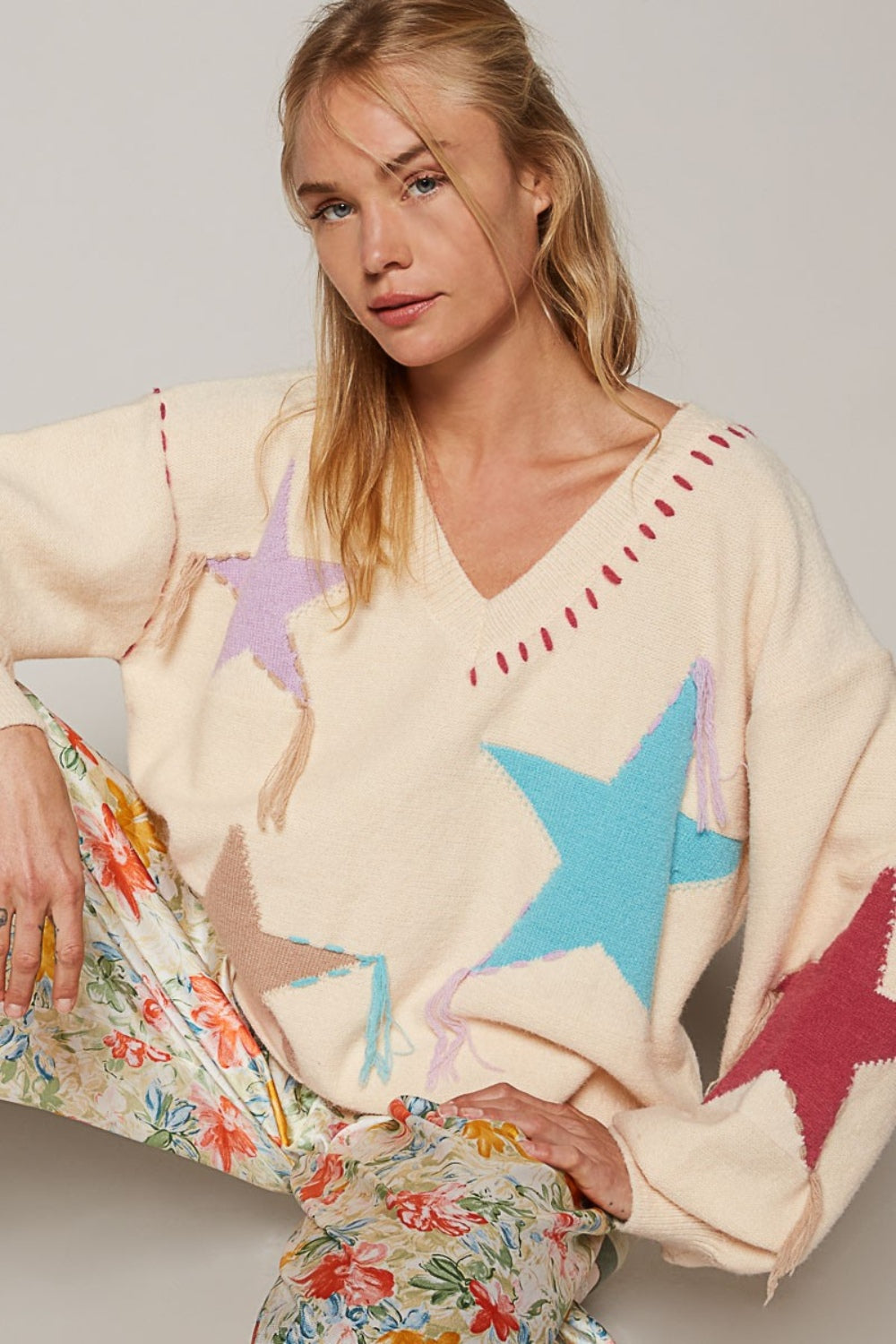 POL V-Neck Long Sleeve Star Fringe Sweater